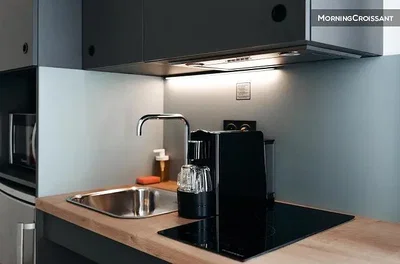 Küche; küchengeräte, renoviert, tageslicht