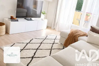 Oturma odası; doğal ışık, modern stil