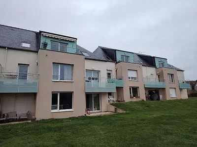 Haus und umgebung; blick