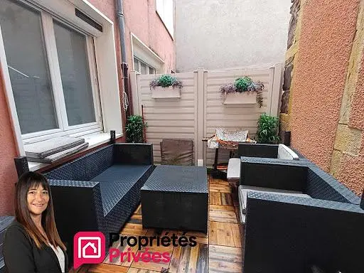 Terrazza; pavimento in legno, luce naturale