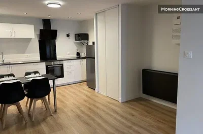 Küche; küchengeräte, holzboden, tageslicht