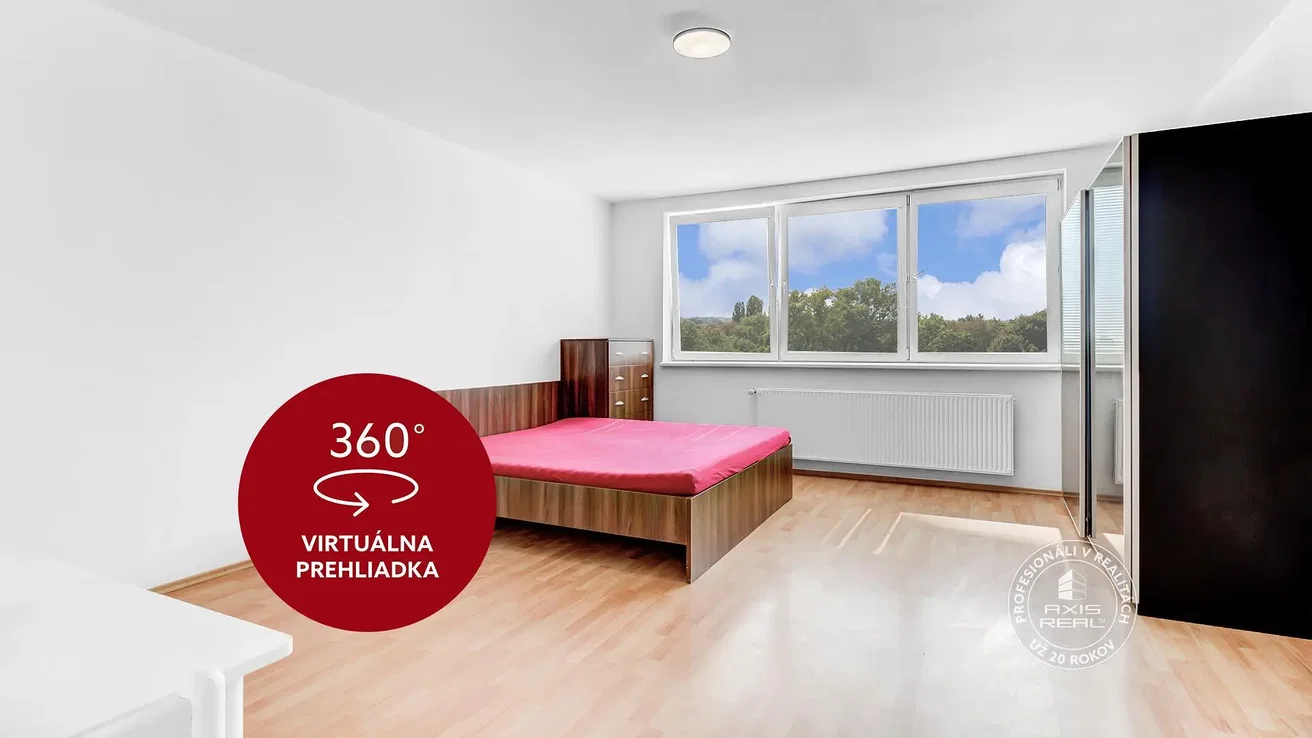 Spavaća soba; pogled, drveni pod, prirodno svjetlo