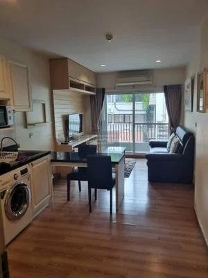 Σαλόνι; θέα