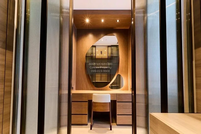 Kammer; moderner stil, holzboden