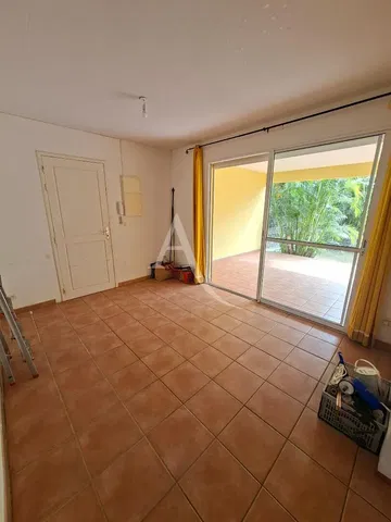 Wohnzimmer; fliesenboden, blick, tageslicht