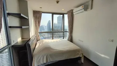 Spálňa; výhľad, prirodzené svetlo