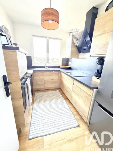 Cozinha; eletrodomésticos, luz natural, estilo moderno