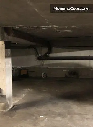 Sótano; necesita renovación, interior oscuro