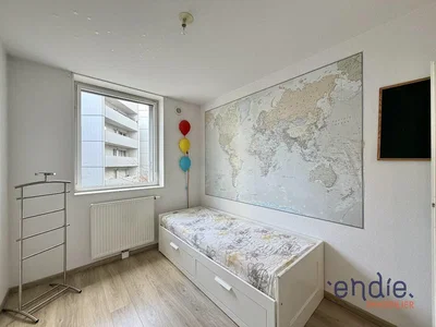 Yatak odası; doğal ışık, modern stil