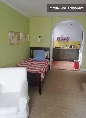 Yatak odası; doğal ışık, modern stil