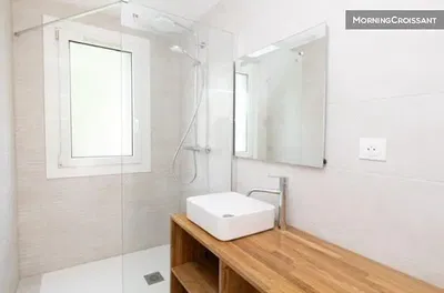 Banyo; doğal ışık, tadilatlı