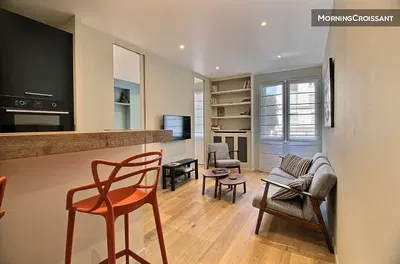 Soggiorno; elettrodomestici, luce naturale, stile moderno