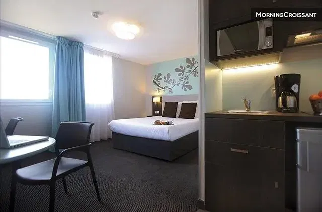 Schlafzimmer; küchengeräte, tageslicht