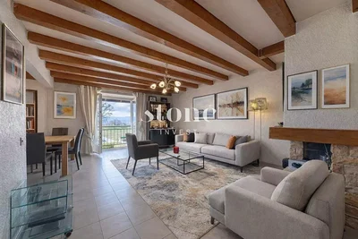 Wohnzimmer; holzbalken, kamin, blick, tageslicht, moderner stil