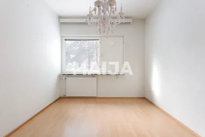 Wohnzimmer; holzboden, tageslicht