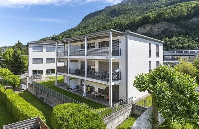 Casa e arredores; vista