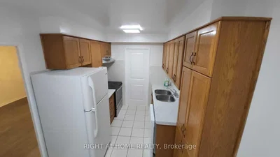 Mutfak; mutfak aletleri, fayans zemin