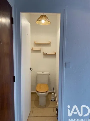 Toilette; fliesenboden