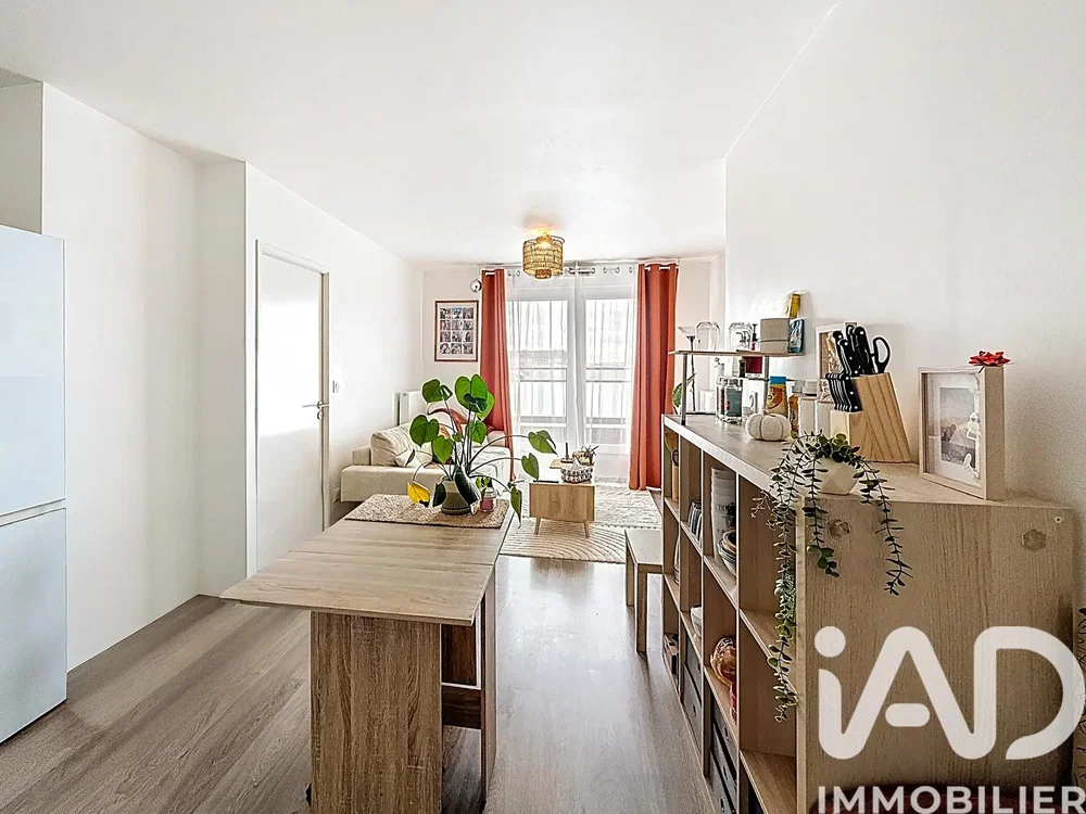 Salon; lumière naturelle, style moderne, parquet