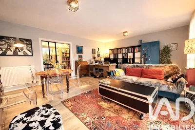 Wohnzimmer; moderner stil, holzboden, tageslicht