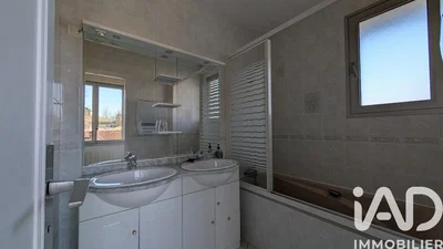 Купатило; плочице, природно светло, реновиран