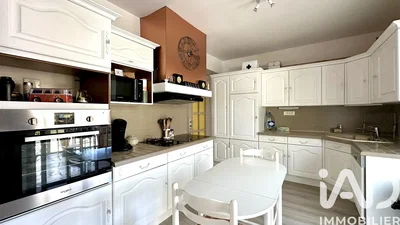 Кухиња; кухињски апарати, природно светло