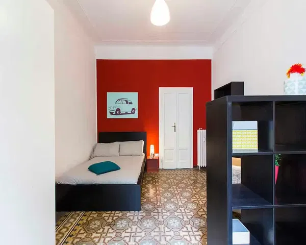 Spavaća soba; prirodna svjetlost, moderan stil