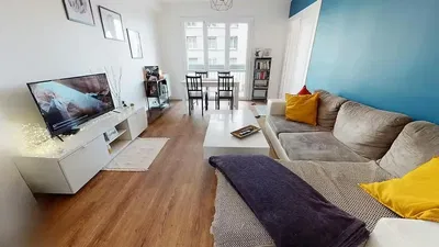 Oturma odası; doğal ışık, modern stil