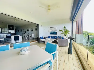Wohnzimmer; blick, tageslicht, moderner stil