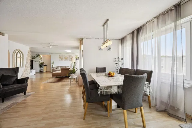 Wohnzimmer; tageslicht, moderner stil