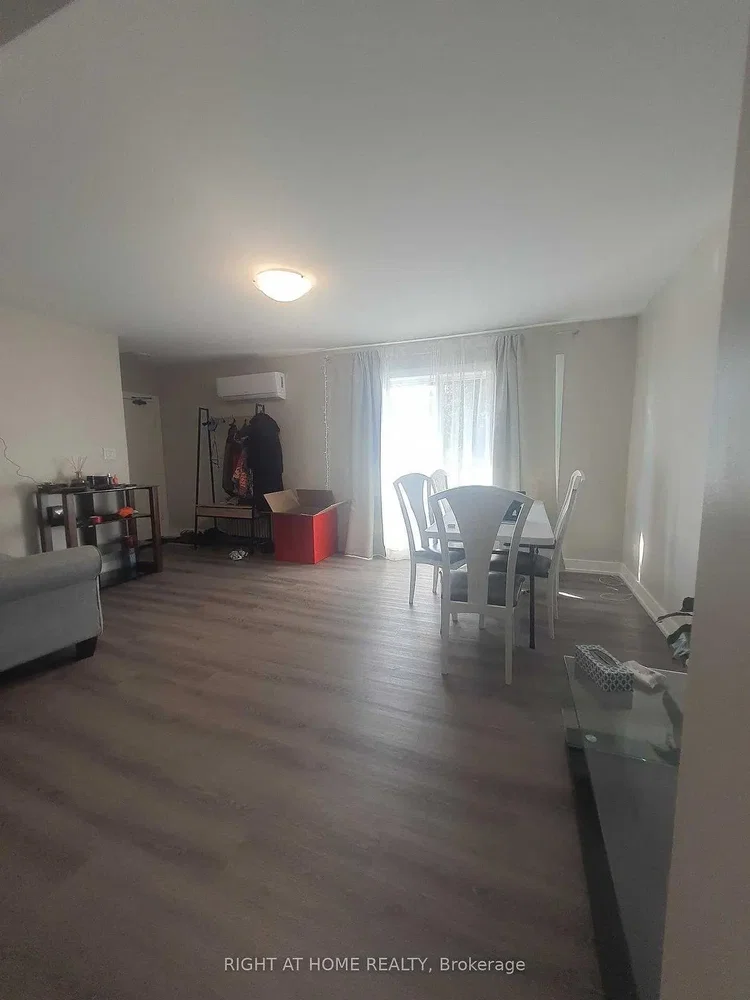 Salon; lumière naturelle, carrelage