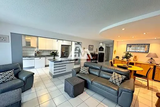 Oturma odası; fayans zemin, manzara, doğal ışık