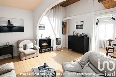 Obývací pokoj; krb, dřevěná podlaha, přirozené světlo, moderní styl