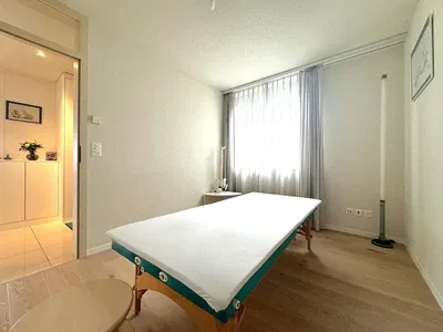 Schlafzimmer; tageslicht, holzboden