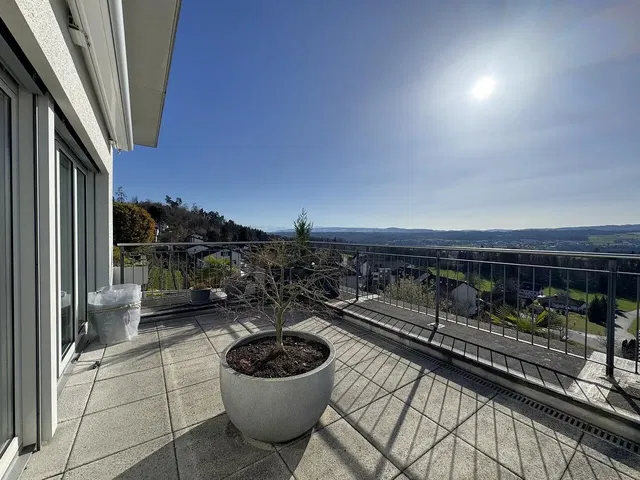 Balkon; výhled, přirozené světlo