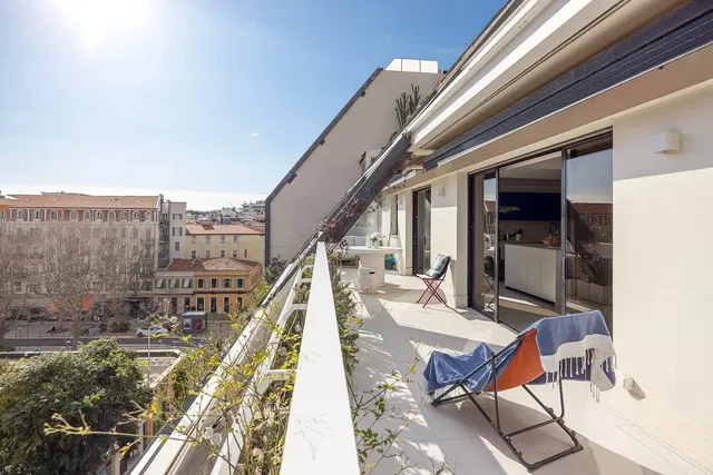 شرفة; إطلالة