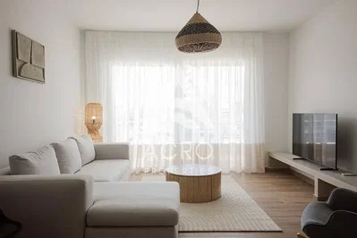 Salon; lumière naturelle, style moderne, parquet