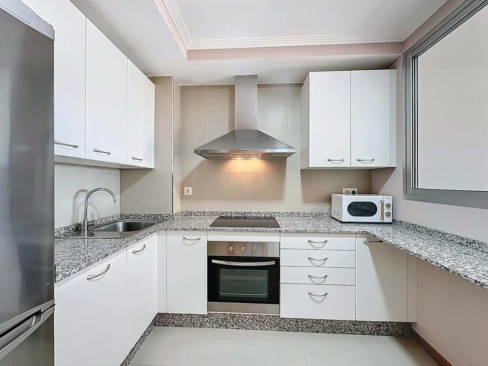 Mutfak; mutfak aletleri, tadilatlı, doğal ışık, modern stil