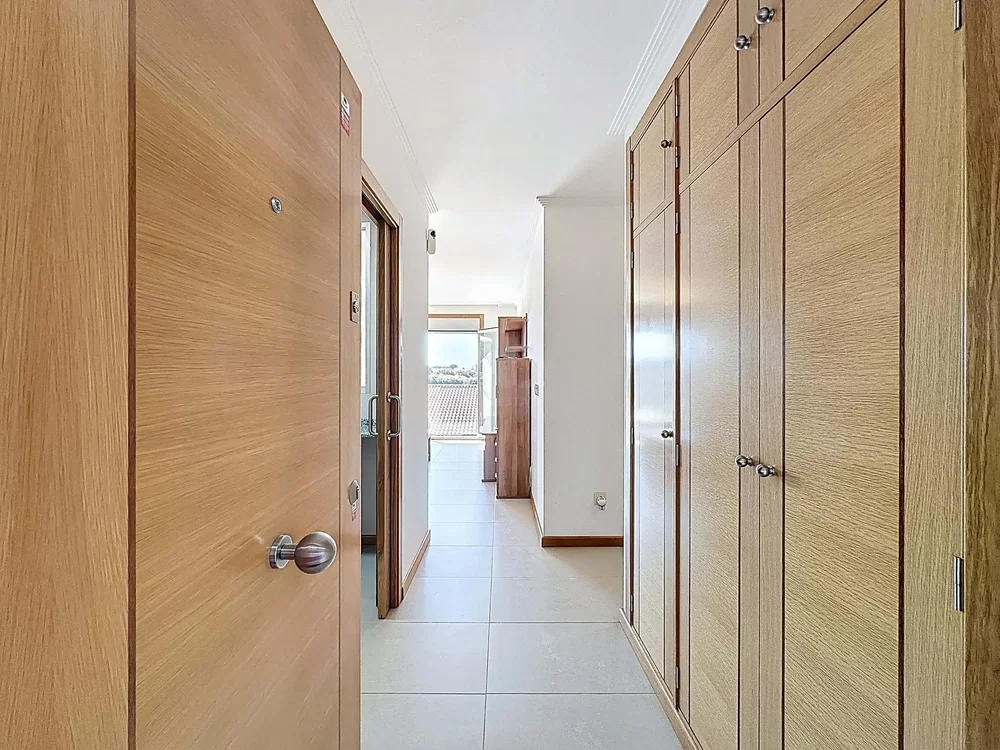 Vestiyer; fayans zemin