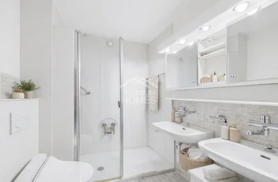 Banyo; tadilatlı, doğal ışık, modern stil