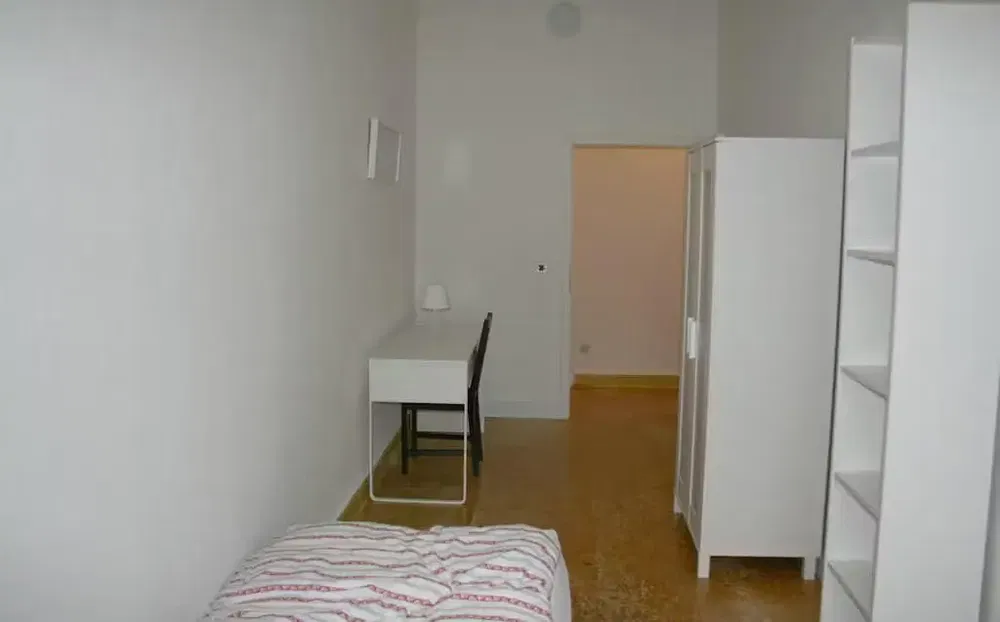 Chambre; parquet, lumière naturelle