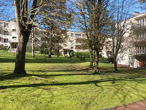 Кућа и околина; поглед, природно светло