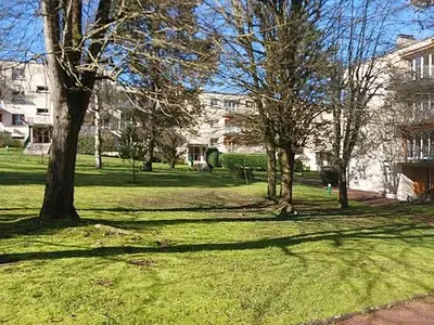 Кућа и околина; поглед, природно светло