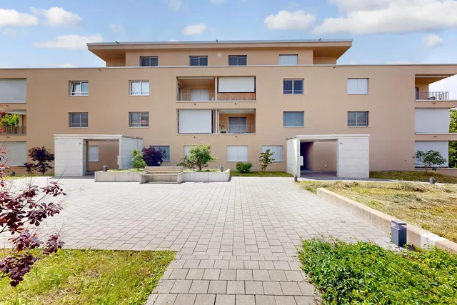 Maison et environs; lumière naturelle