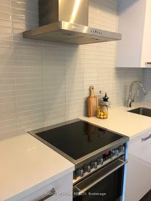 Cuisine; électroménager, rénové, lumière naturelle