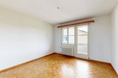 Schlafzimmer; holzboden, tageslicht