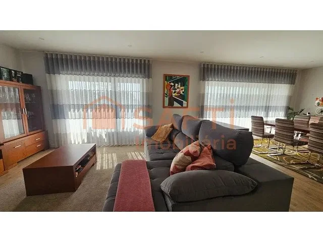 Σαλόνι; φυσικό φως, μοντέρνο στυλ