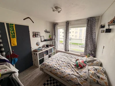 Yatak odası; doğal ışık, modern stil