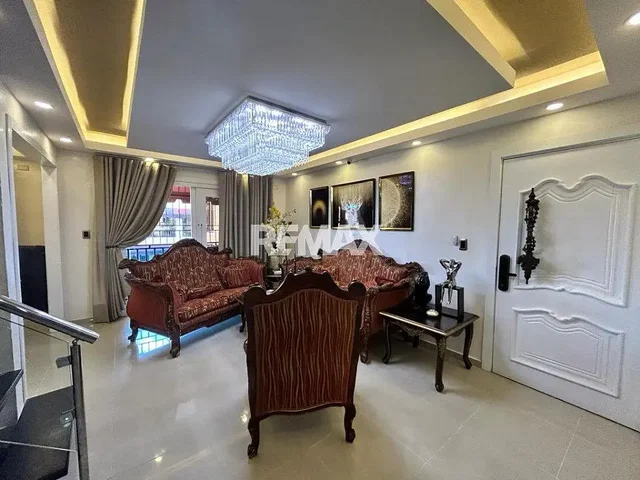 Salón; estilo moderno, suelo de madera