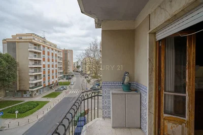 Балкон; поглед